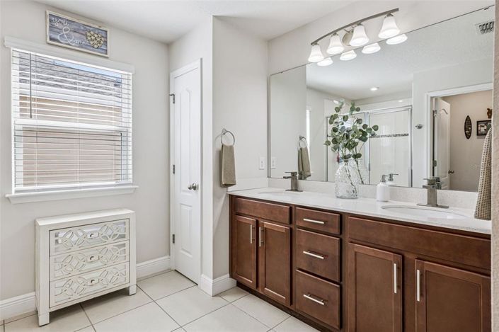 Image No.21-4 Bed Property for sale