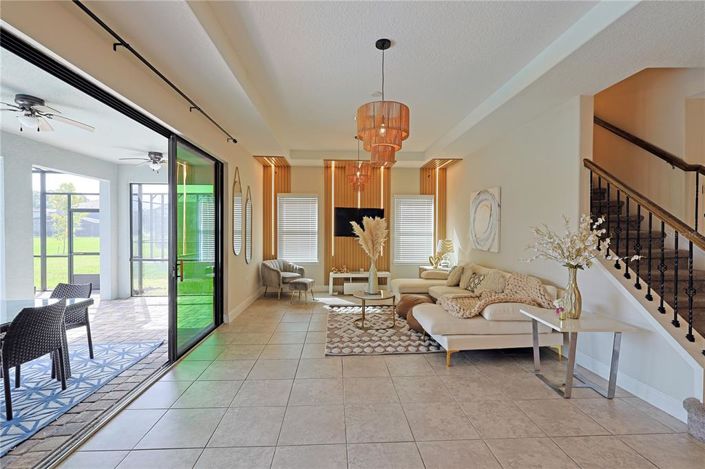 Image No.4-4 Bed Property for sale