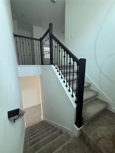 Image No.10-6 Bed Property for sale