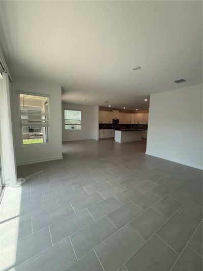 Image No.22-6 Bed Property for sale