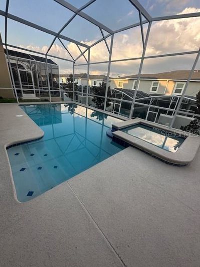 Image No.26-6 Bed Property for sale