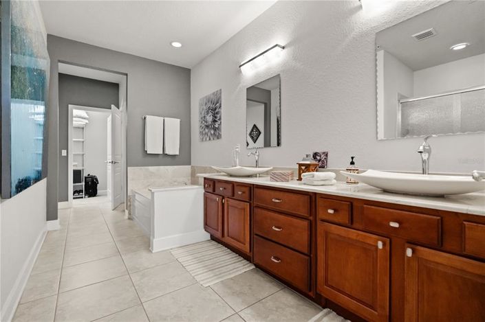 Image No.6-3 Bed Townhouse for sale