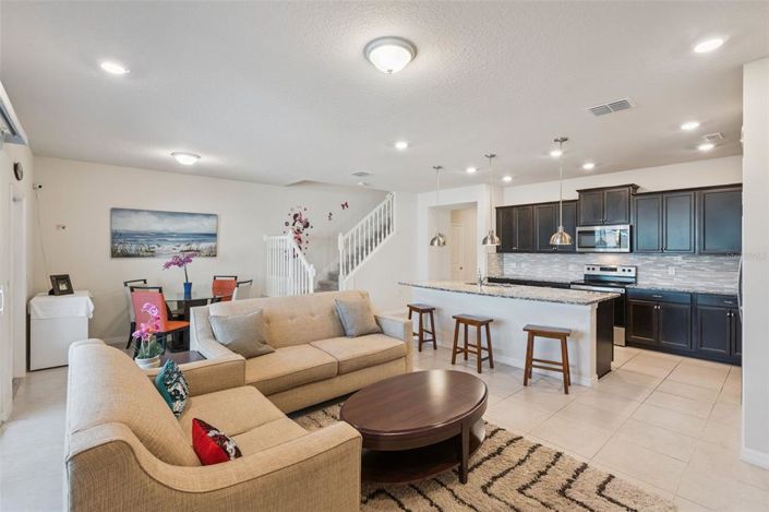 Image No.14-5 Bed Townhouse for sale