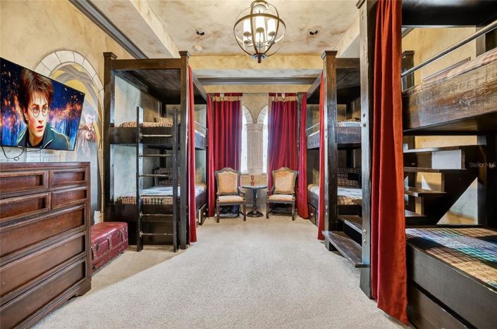 Image No.21-9 Bed Property for sale