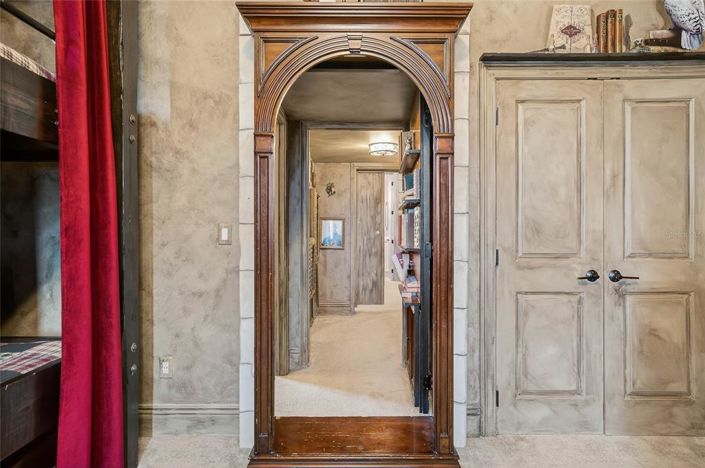 Image No.22-9 Bed Property for sale