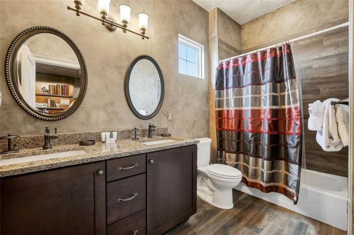 Image No.23-9 Bed Property for sale