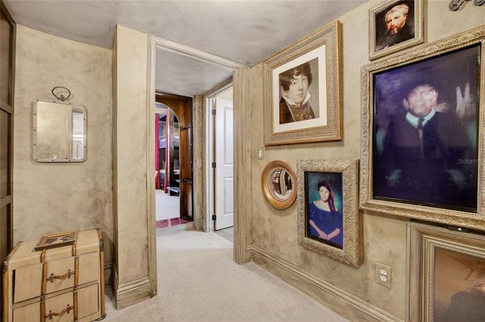 Image No.24-9 Bed Property for sale