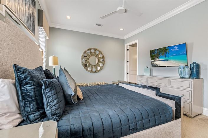 Image No.31-9 Bed Property for sale