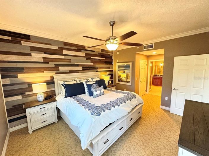 Image No.10-3 Bed Property for sale