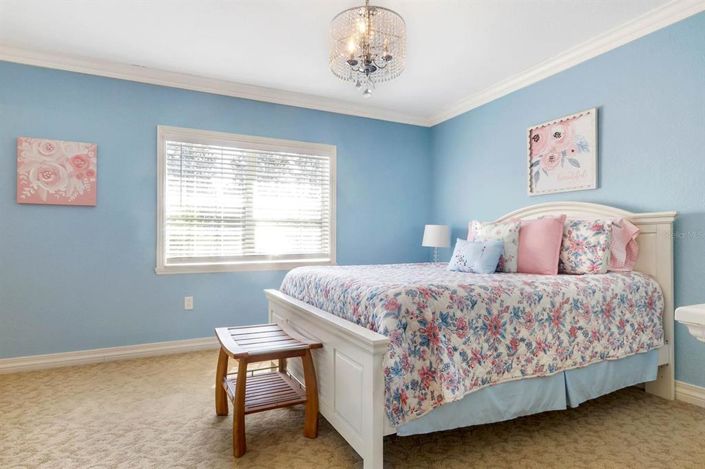 Image No.17-3 Bed Property for sale