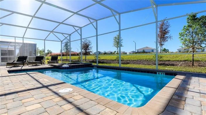 Image No.40-8 Bed Property for sale