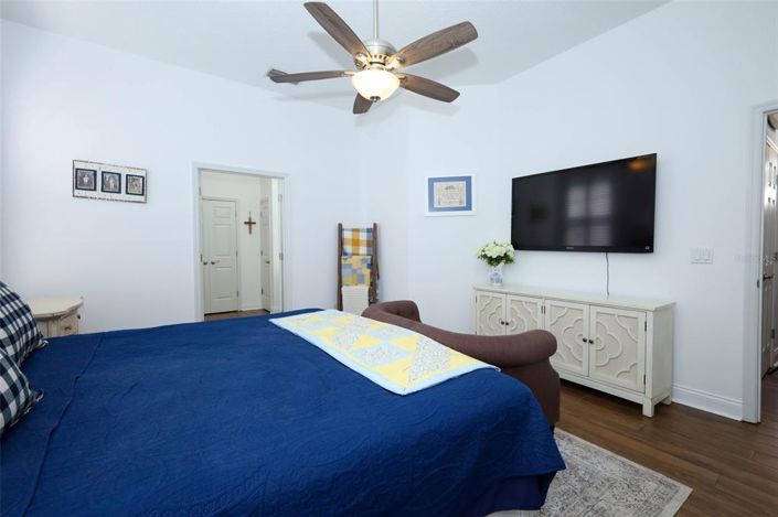 Image No.17-2 Bed Property for sale