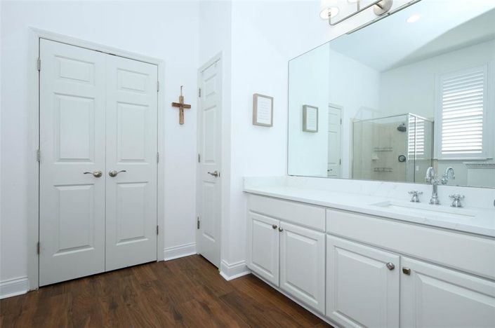 Image No.18-2 Bed Property for sale