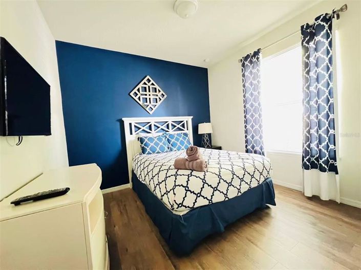 Image No.10-8 Bed Property for sale