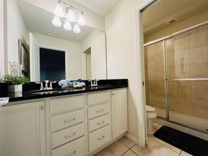 Image No.17-8 Bed Property for sale