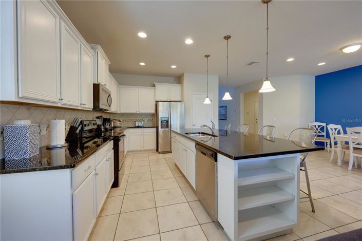 Image No.4-8 Bed Property for sale