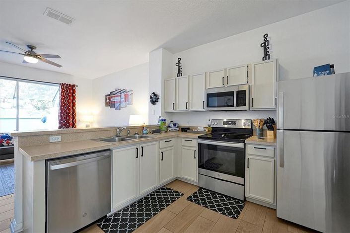 Image No.8-3 Bed Townhouse for sale