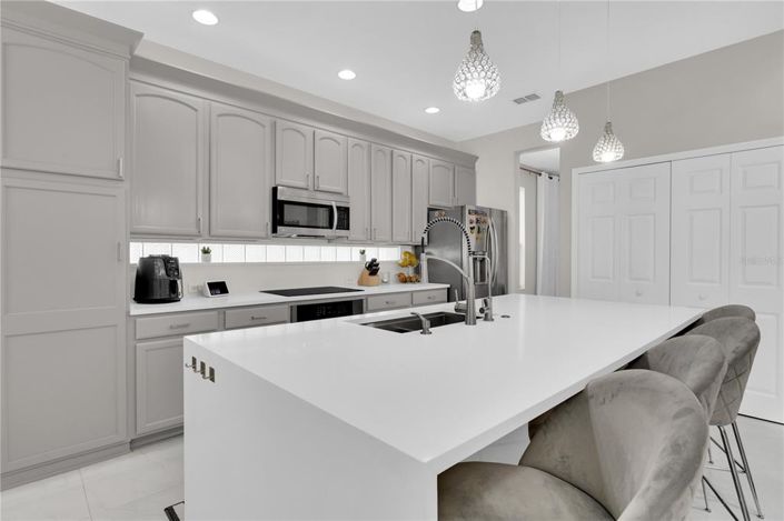 Image No.10-3 Bed Property for sale