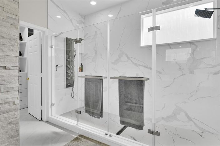 Image No.21-3 Bed Property for sale