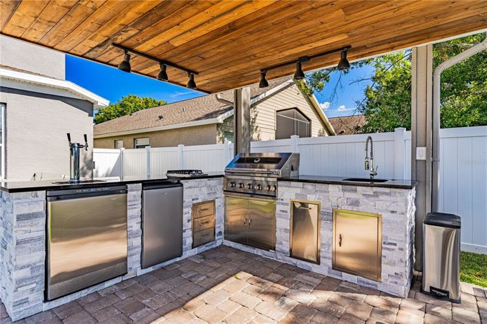 Image No.25-3 Bed Property for sale