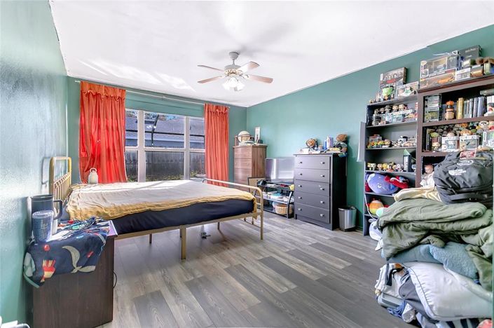 Image No.16-4 Bed Property for sale