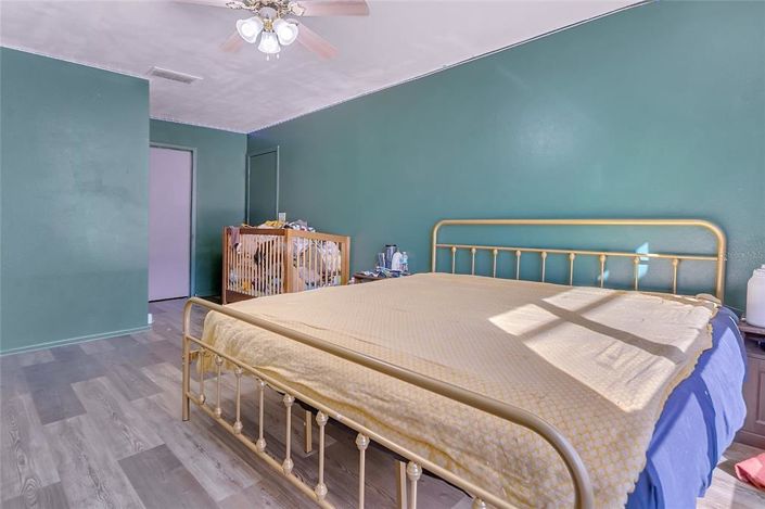 Image No.17-4 Bed Property for sale