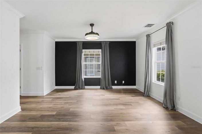 Image No.19-3 Bed Property for sale