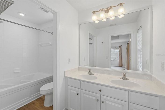 Image No.27-3 Bed Property for sale