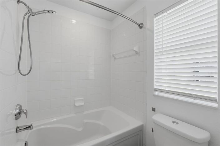 Image No.28-3 Bed Property for sale