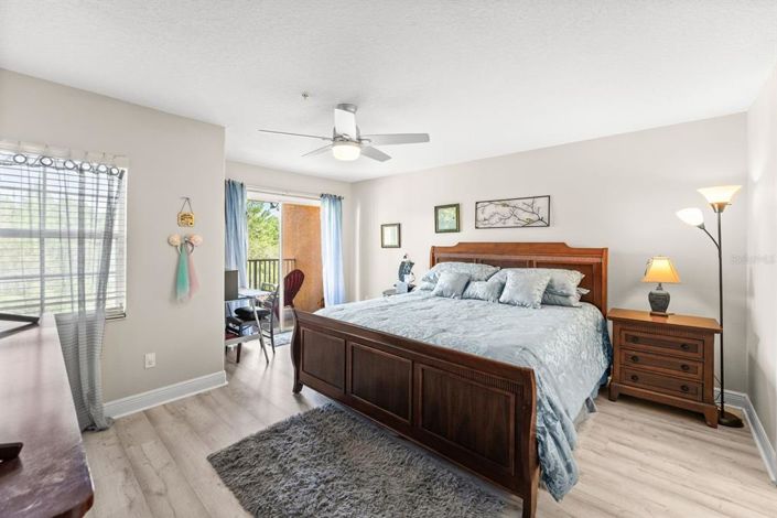 Image No.18-3 Bed Townhouse for sale