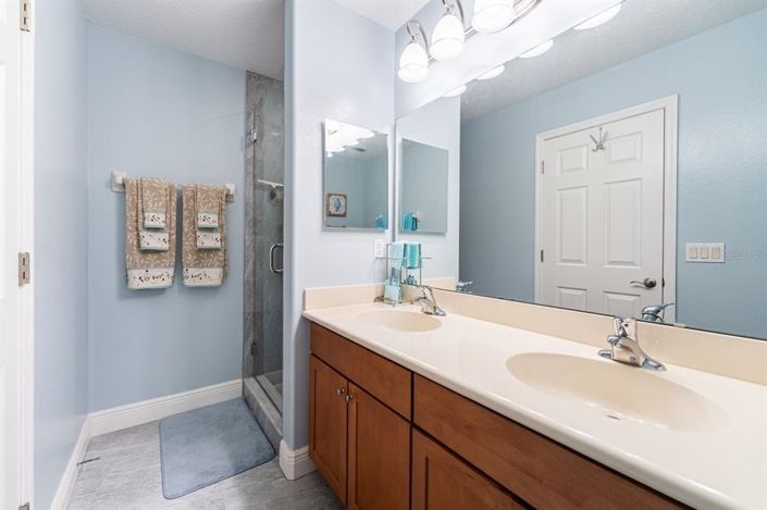 Image No.19-3 Bed Townhouse for sale