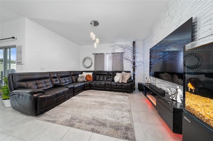 Image No.19-4 Bed Property for sale