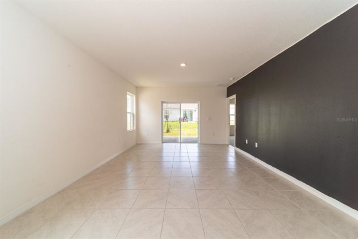 Image No.23-3 Bed Property for sale