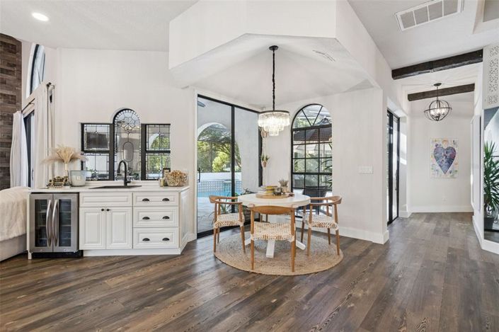 Image No.11-5 Bed Property for sale