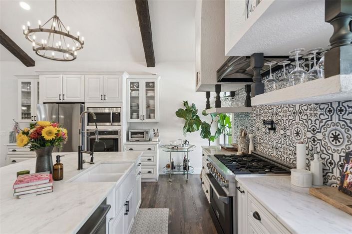 Image No.16-5 Bed Property for sale