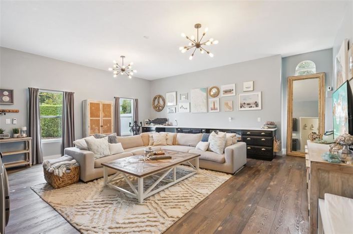 Image No.19-5 Bed Property for sale