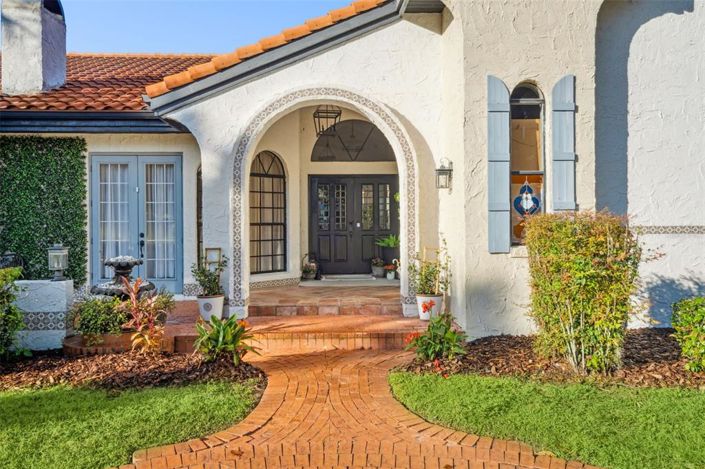 Image No.2-5 Bed Property for sale