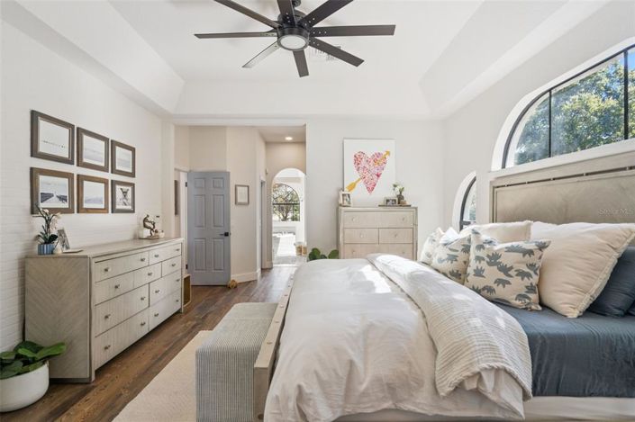 Image No.21-5 Bed Property for sale