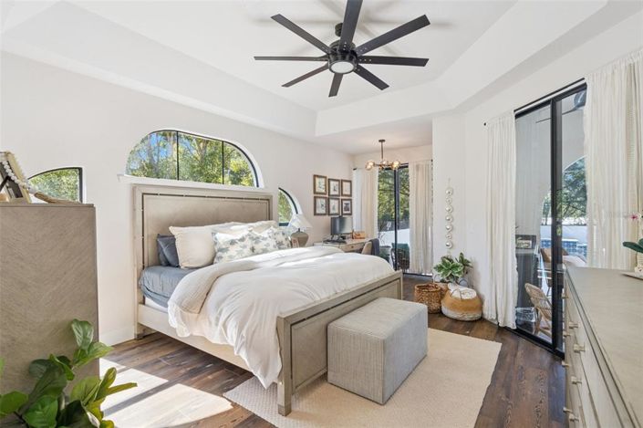 Image No.22-5 Bed Property for sale