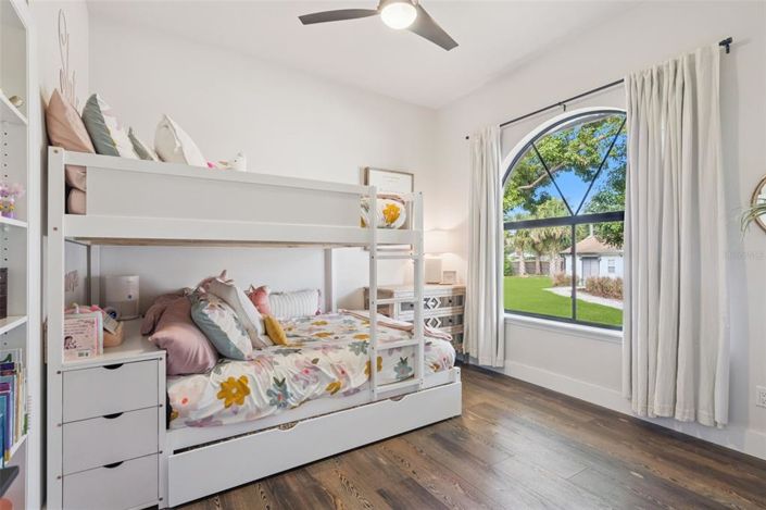 Image No.31-5 Bed Property for sale