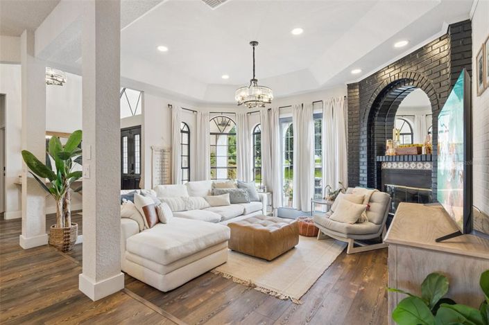 Image No.7-5 Bed Property for sale