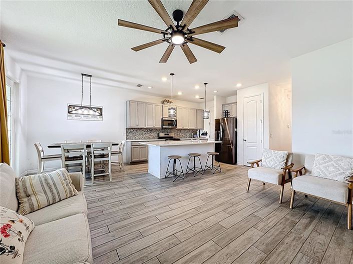 Image No.13-3 Bed Townhouse for sale