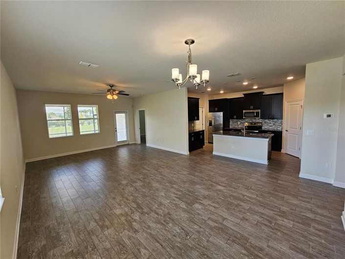 Image No.15-4 Bed Property for sale