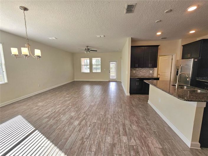 Image No.17-4 Bed Property for sale