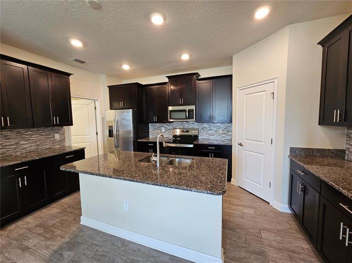 Image No.18-4 Bed Property for sale