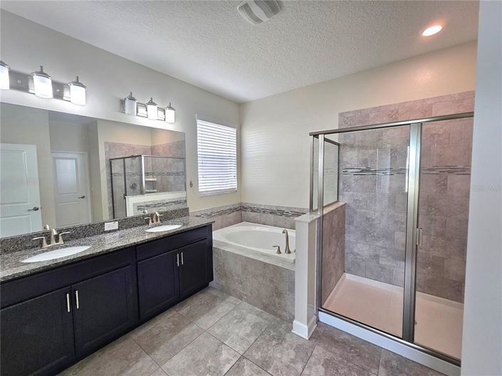 Image No.25-4 Bed Property for sale