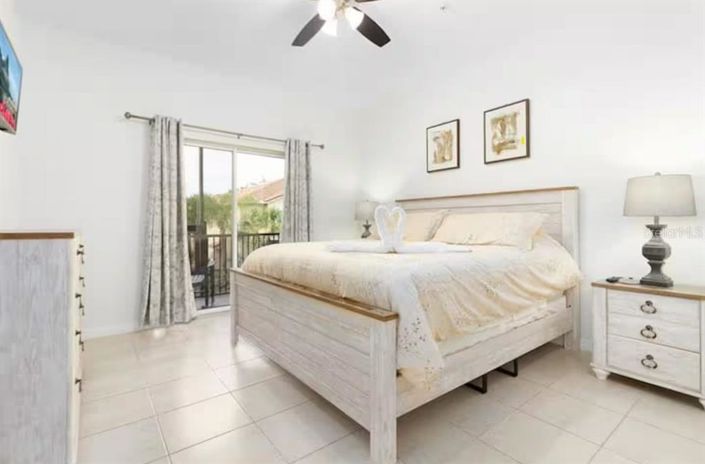 Image No.10-3 Bed Property for sale