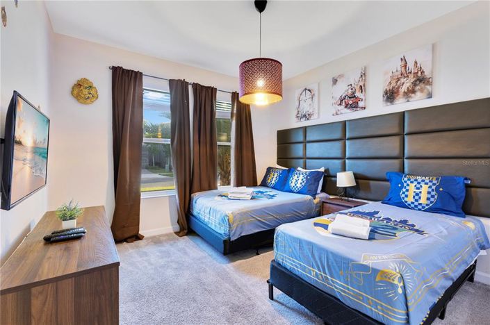 Image No.10-6 Bed Property for sale