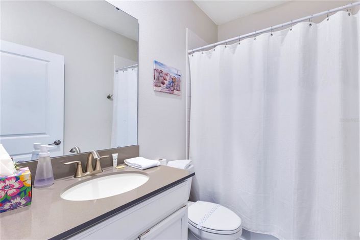 Image No.17-6 Bed Property for sale