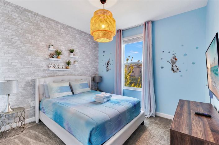 Image No.18-6 Bed Property for sale